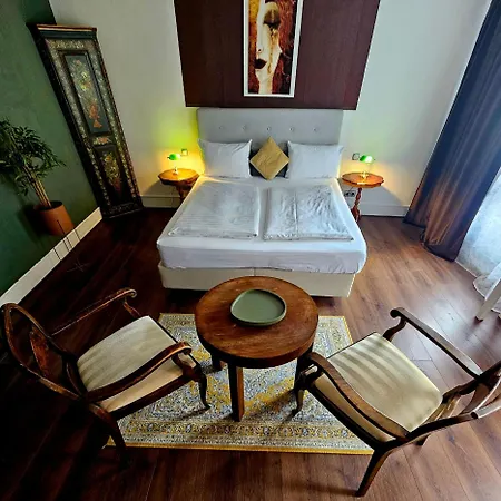 Hotel Malepartus Am Kurpark 3*